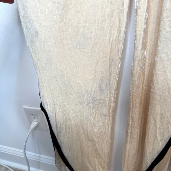 Free People We Are HAH Jump On It Velvet Jumpsuit In Almond Milk Size Large New - Picture 9 of 16